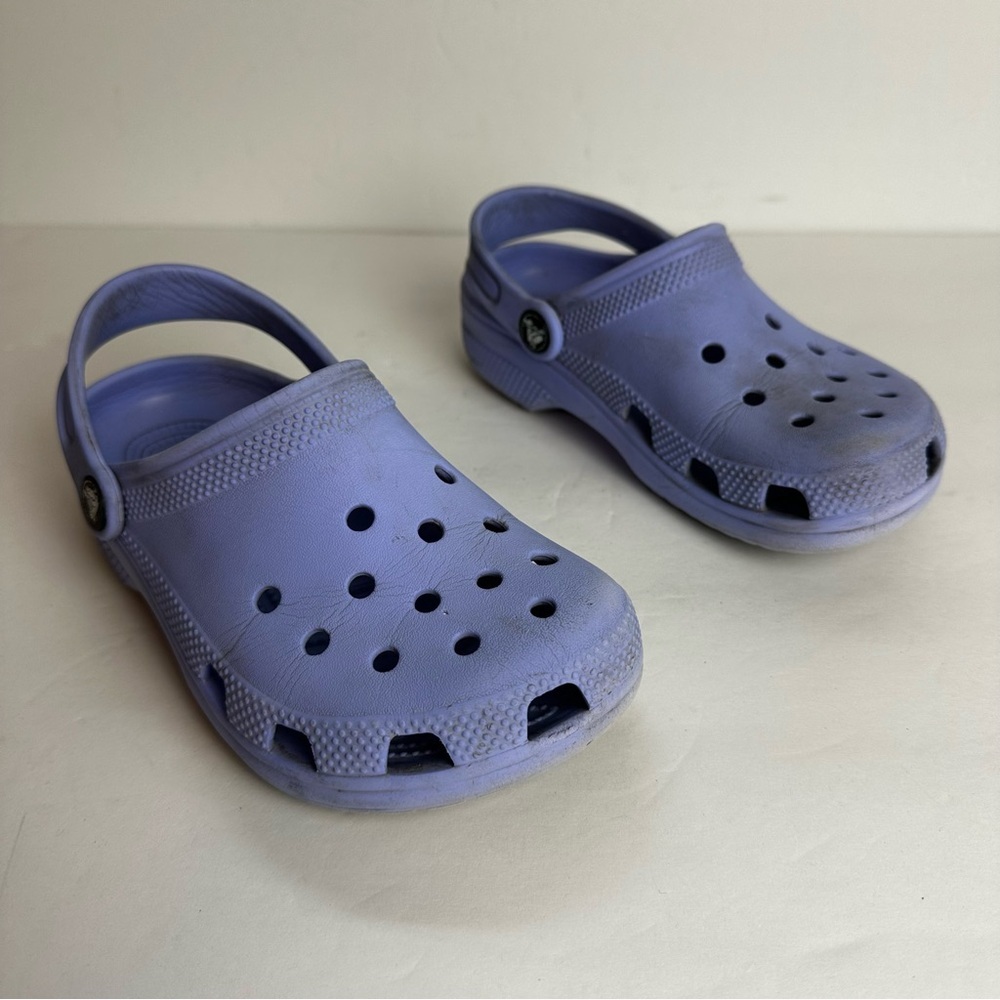 Crocs Clogs Junior's Size 1 Shoes Waterproof Washable Unisex Lavender